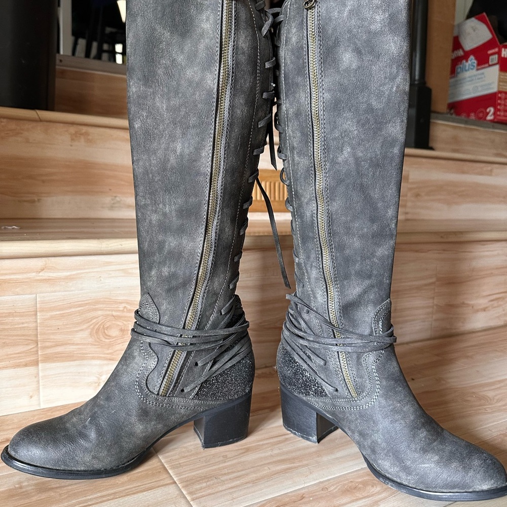 Gray Knee-High Women's Boots